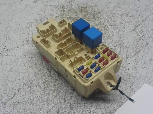 Fuse Box MITSUBISHI Pajero Mini 2003 TA-H58A — photo 1