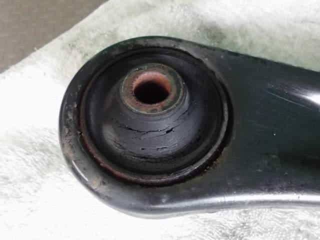Front Right Lower Control Arm SUZUKI Wagon R 2006 CBA-MH21S — photo 3