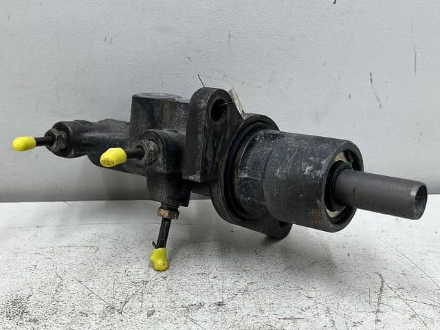 Brake Master Cylinder BMW 3 Series 1991 E-CA18 — photo 1