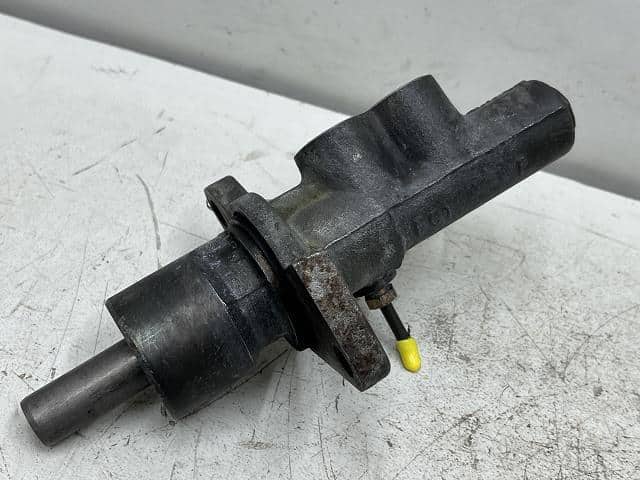 Brake Master Cylinder BMW 3 Series 1991 E-CA18 — photo 3