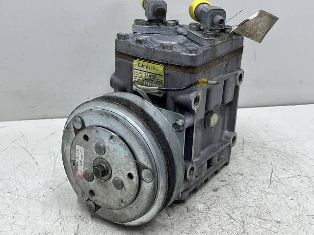 A/C Compressor VOLKSWAGEN Beetle 1977 11AJ 21600 — photo 3