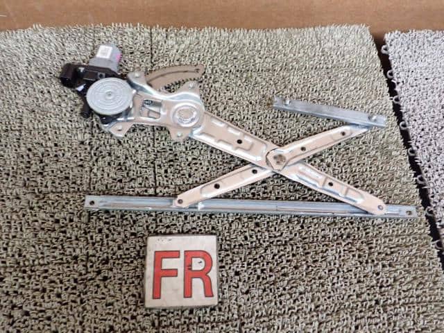 Front Right Door Regulator NISSAN Note 2014 DBA-E12 — photo 3
