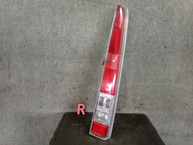 Right Tail Light DAIHATSU Move 2004 CBA-L152S 81550B2020000 — photo 2