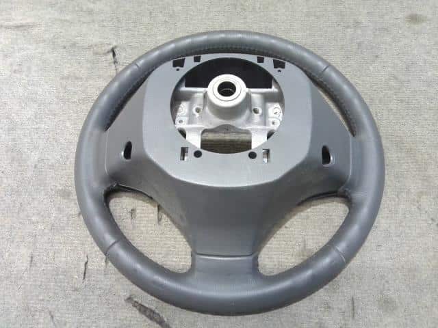 Steering Wheel NISSAN Moco 2012 DBA-MG33 — photo 4