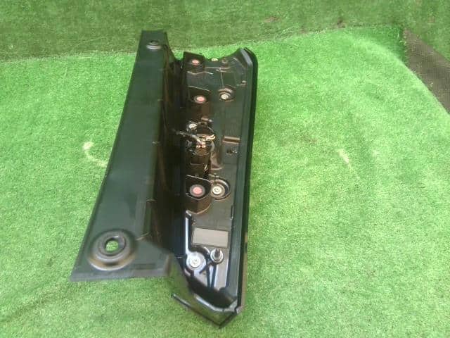 Right Tail Light NISSAN Serena 2022 5BA-NC28 — photo 9
