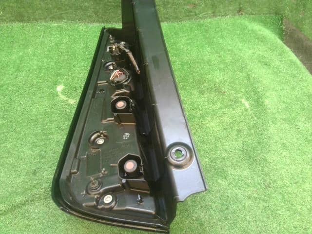 Right Tail Light NISSAN Serena 2022 5BA-NC28 — photo 6