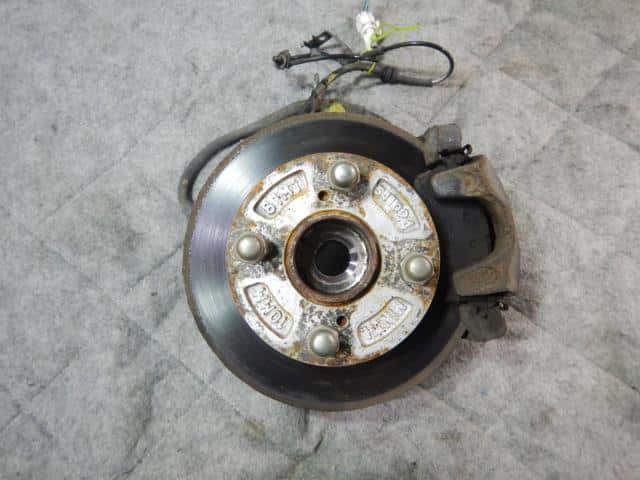 Front Right Knuckle Hub Assembly SUZUKI Hustler 2015 DBA-MR31S 4511164L00 — photo 1