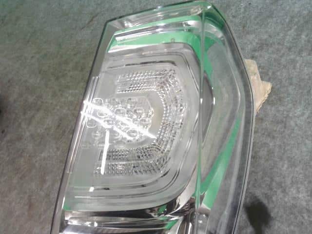 Right Tail Light MITSUBISHI Ek space 2014 DBA-B11A — photo 3