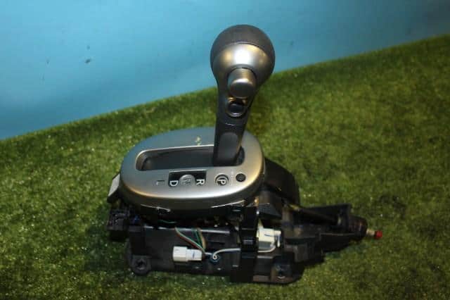 Shift Lever NISSAN Note 2013 DBA-E12 — photo 2