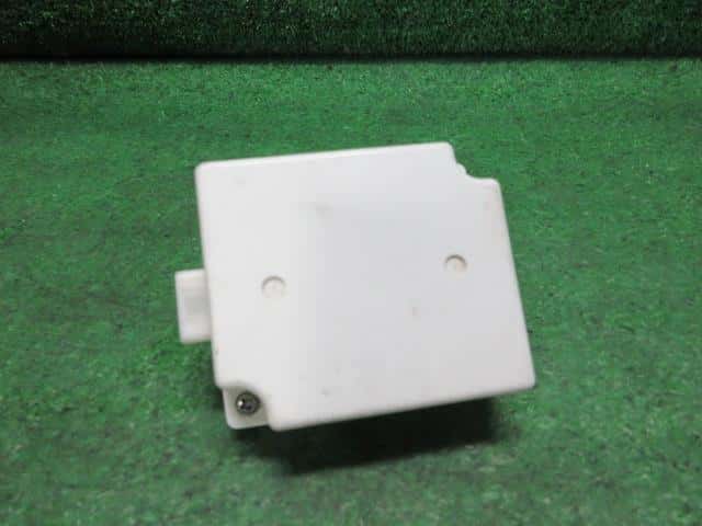Door Lock Relay DAIHATSU Tanto 2008 DBA-L375S — photo 2