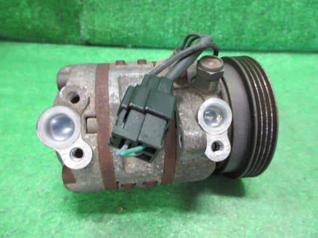 A/C Compressor SUBARU Sambar 1998 V-KS4 73011TA141 — photo 4
