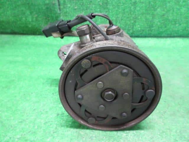 A/C Compressor SUBARU Sambar 1998 V-KS4 73011TA141 — photo 5