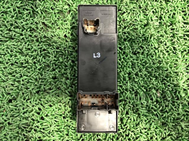 Power Window Switch NISSAN Note 2015 DBA-E12 — photo 2