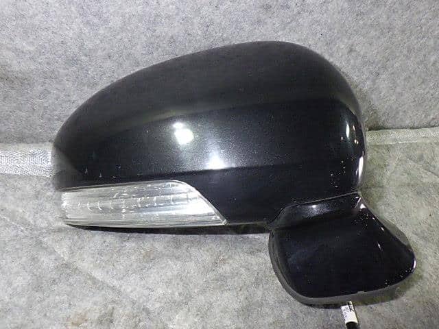 Right Side Mirror TOYOTA Avensis 2012 DBA-ZRT272 — photo 1