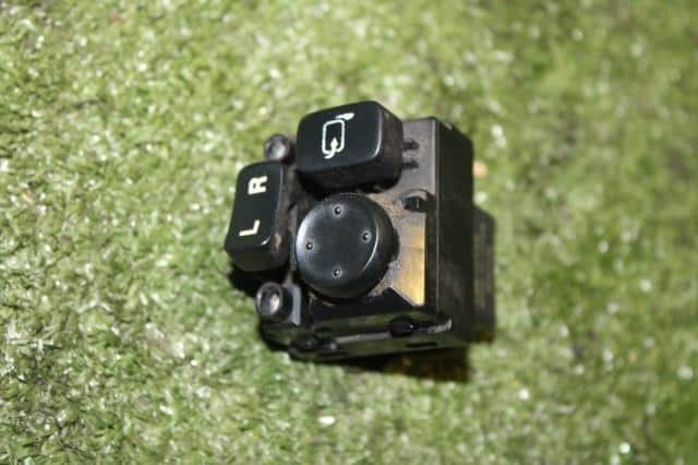 Door Mirror Switch SUZUKI Wagon R 2007 DBA-MH22S 3795058J00 — photo 1