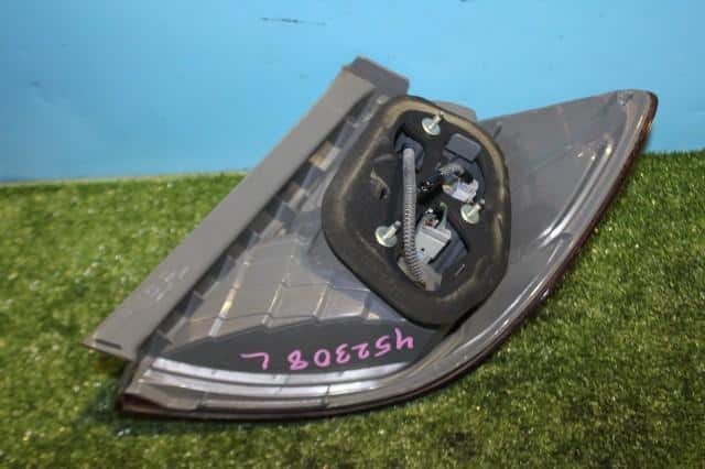 Left Tail Light HONDA Fit 2010 DBA-GE8 — photo 4