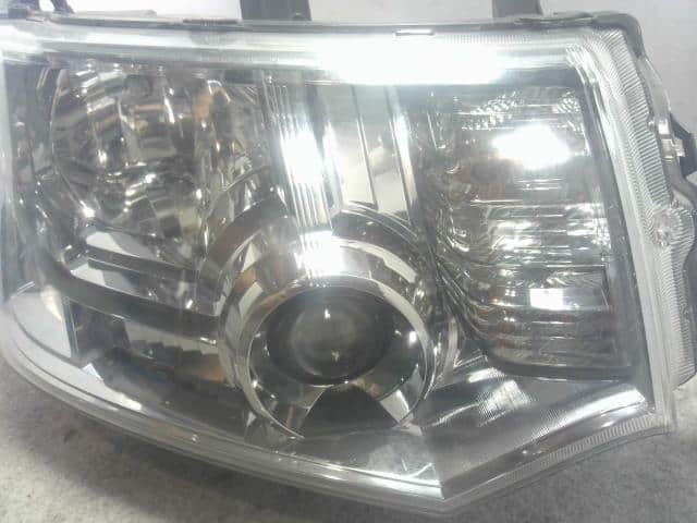 Right Headlight MITSUBISHI Delica D5 2013 DBA-CV2W — photo 4