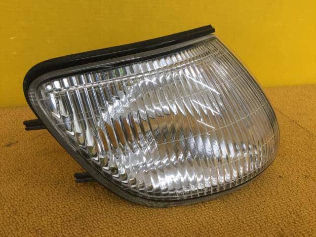 Right Side Marker Light MITSUBISHI Delica space gear 2005 GH-PD6W — photo 6