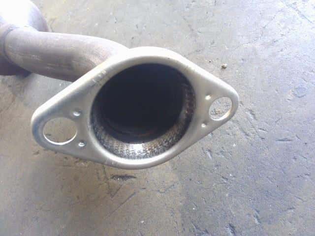 Front Exhaust Pipe NISSAN Serena 2022 5AA-GC27 — photo 3