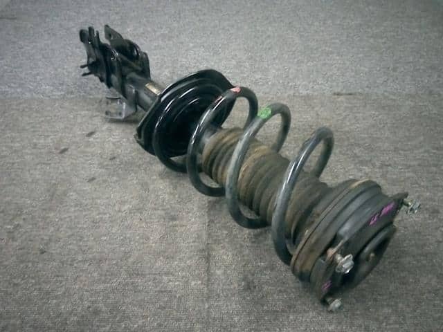 Front Right Strut NISSAN Serena 2019 DAA-GNC27 — photo 2