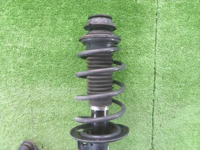 Front Left Strut Assembly TOYOTA Aqua 2014 DAA-NHP10 — photo 4