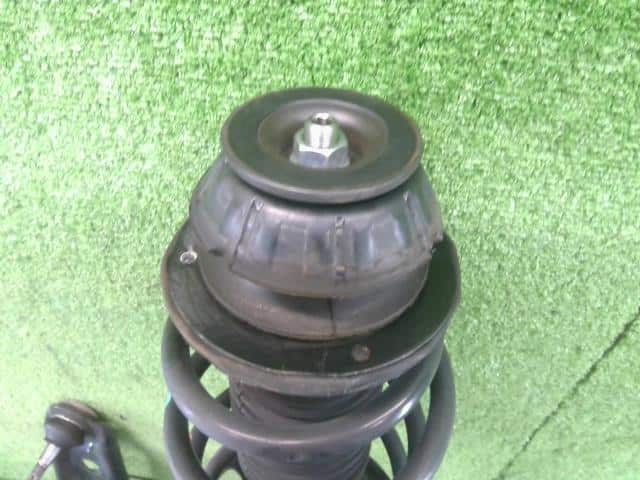 Front Left Strut Assembly TOYOTA Aqua 2014 DAA-NHP10 — photo 3