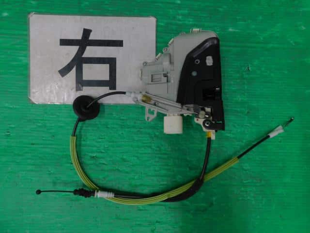 Front Right Door Lock Actuator AUDI Audi tt 2013 ABA-8JCDA — photo 1