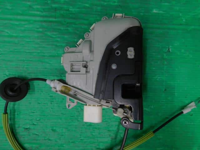 Front Right Door Lock Actuator AUDI Audi tt 2013 ABA-8JCDA — photo 2