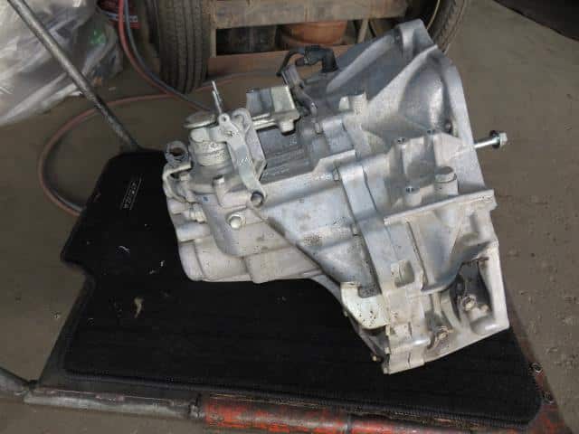 Manual Transmission SUZUKI Swift 2013 CBA-ZC32S — photo 3