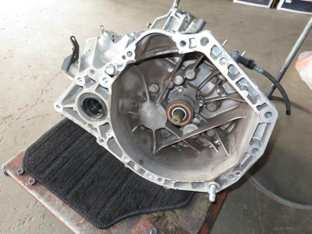 Manual Transmission SUZUKI Swift 2013 CBA-ZC32S — photo 1