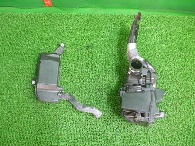 Air Cleaner Assembly HONDA Fit 2015 DAA-GP5 — photo 1