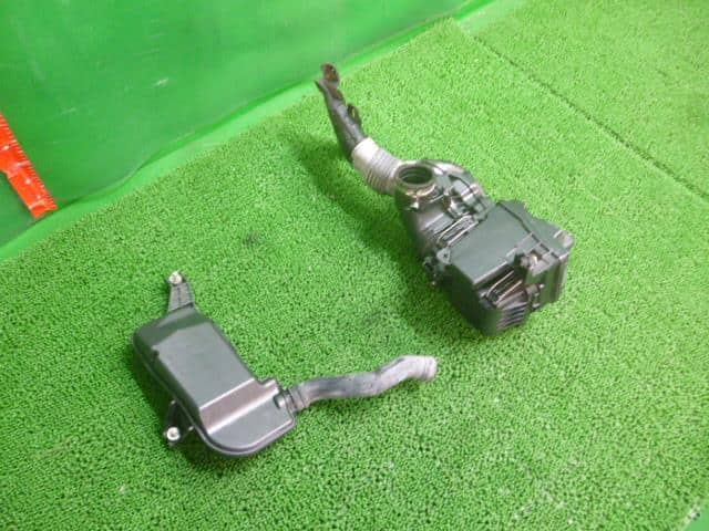 Air Cleaner Assembly HONDA Fit 2015 DAA-GP5 — photo 2