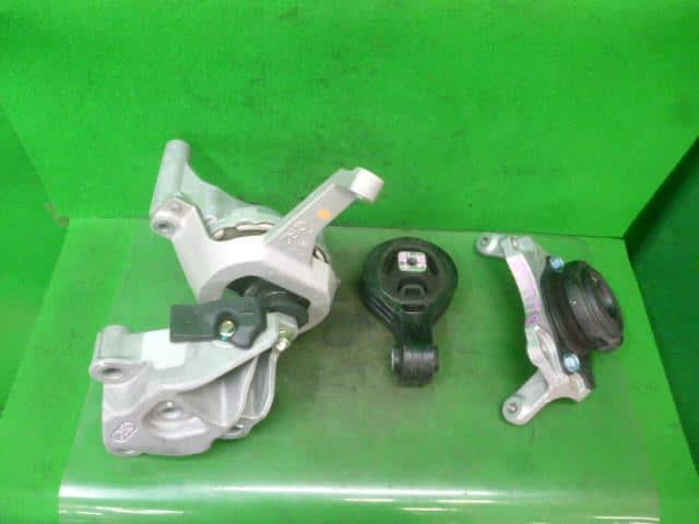 Engine Parts NISSAN Teana 2017 DBA-L33 — photo 1