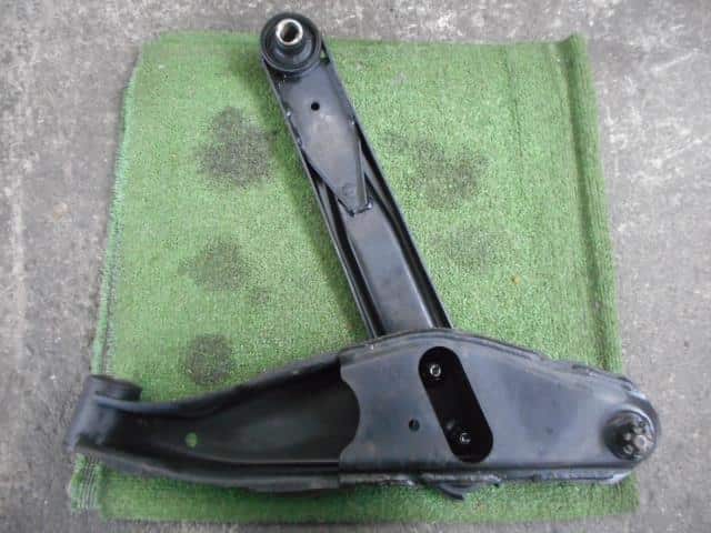 Front Right Lower Control Arm SUBARU Sambar 2001 GD-TT2 — photo 2