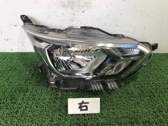 Right Headlight MITSUBISHI eK Wagon 2019 5BA-B33W — photo 1