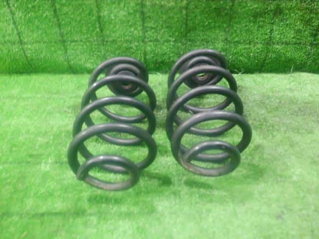 Rear Spring Assy NISSAN Serena 2012 DAA-HFC26 — photo 2