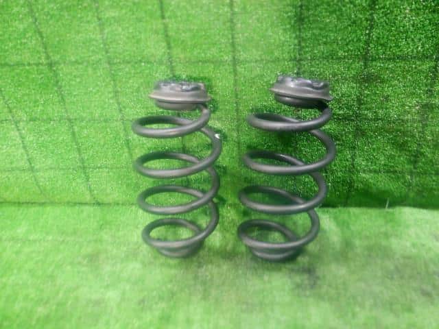 Rear Spring Assy NISSAN Serena 2012 DAA-HFC26 — photo 1