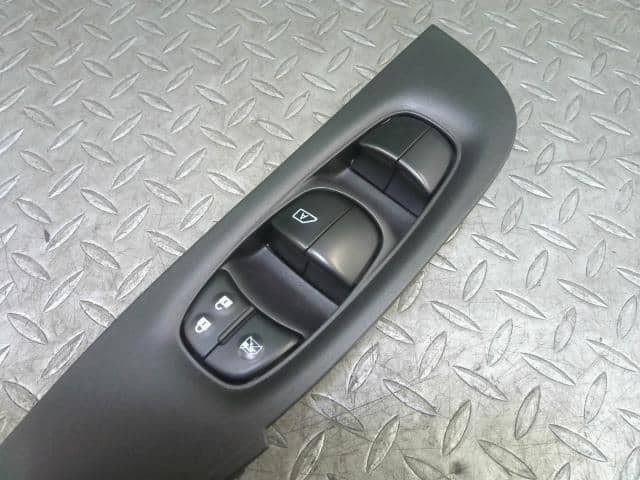 Power Window Switch NISSAN X-Trail 2016 DBA-NT32 — photo 3
