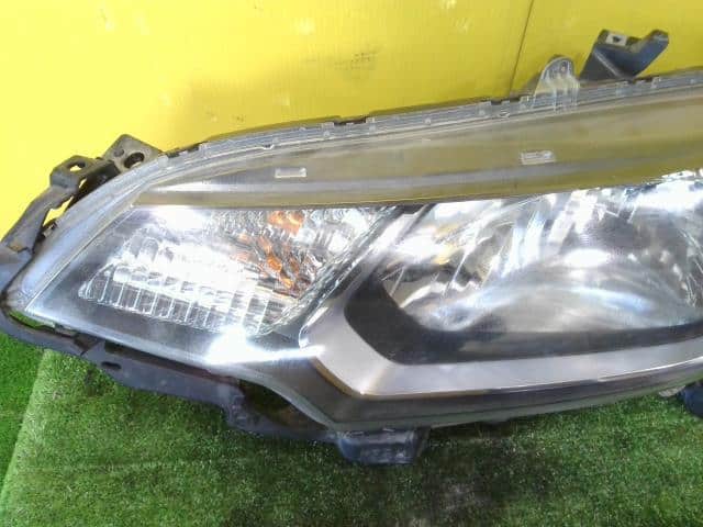 Left Headlight HONDA Fit 2013 DAA-GP6 33150T5AJ11 — photo 5