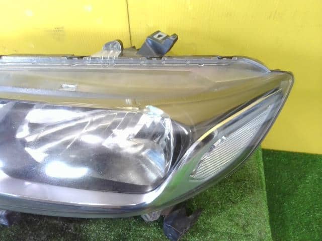 Left Headlight HONDA Fit 2013 DAA-GP6 33150T5AJ11 — photo 3