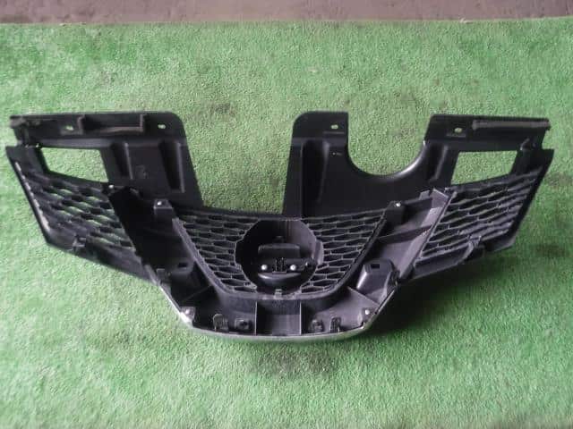 Radiator Grille NISSAN X-Trail 2015 DAA-HNT32 — photo 2