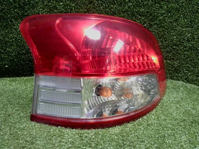 Left Tail Light TOYOTA Belta 2008 DBA-SCP92 — photo 3