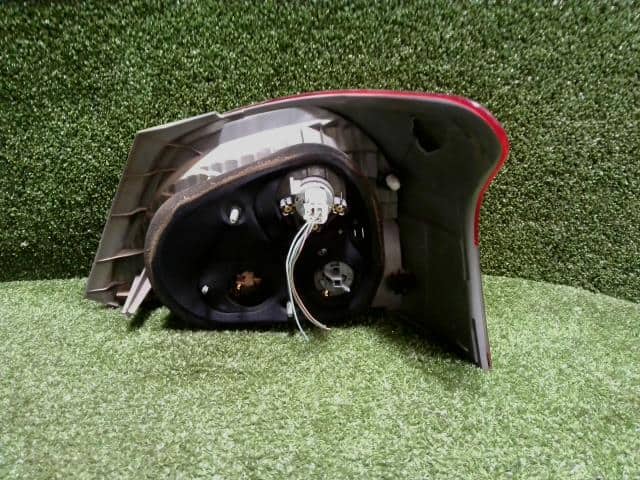 Left Tail Light TOYOTA Belta 2008 DBA-SCP92 — photo 2