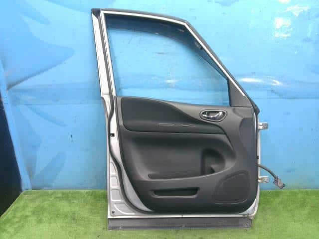 Front Left Door Assembly NISSAN Serena 2015 DAA-HFC26 — photo 3