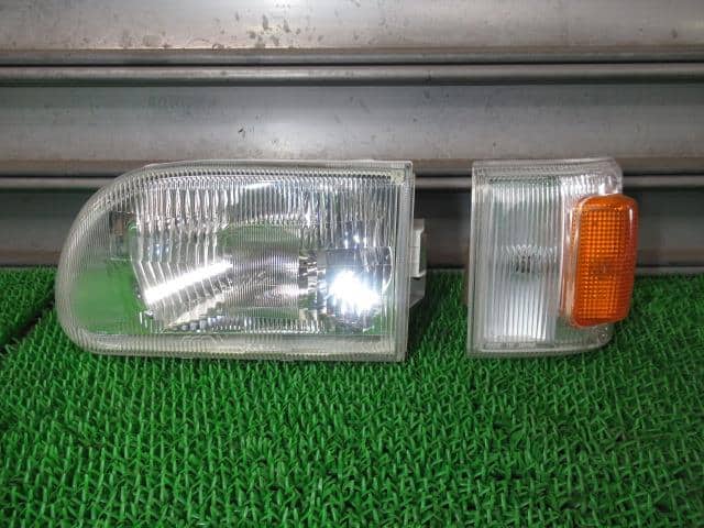 Left Headlight SUBARU Sambar 1995 V-KS4 — photo 1