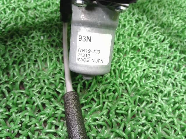 Front Left Door Regulator HONDA N BOX 2023 6BA-JF3 — photo 3