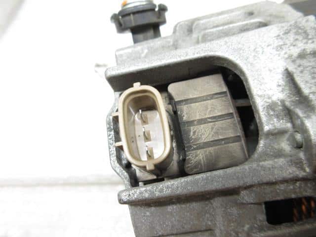 Alternator NISSAN Nv350 — photo 6
