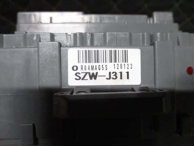 Fuse Box HONDA Step Wagon 2012 DBA-RK1 — photo 6