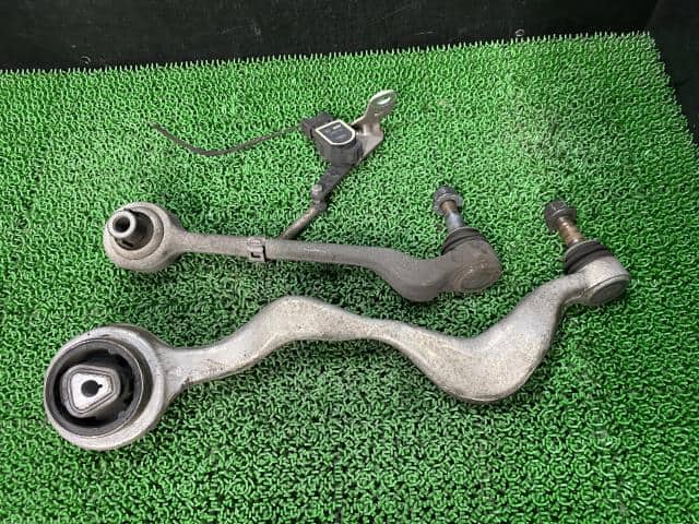 Front Left Lower Control Arm BMW X1 2014 CBA-VL18 — photo 1