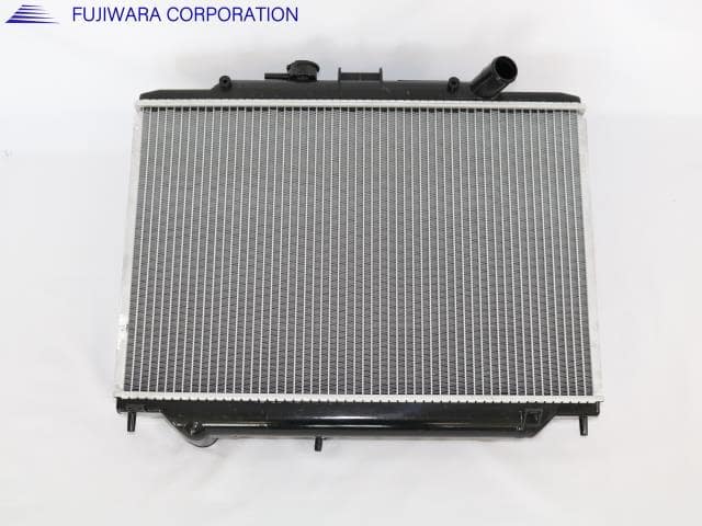 Radiator ISUZU Como 2001 KG-JVWME25 586129673 — photo 1